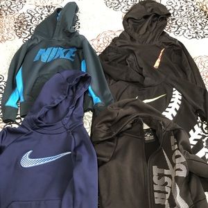 5 sz 4 Nike hoodies